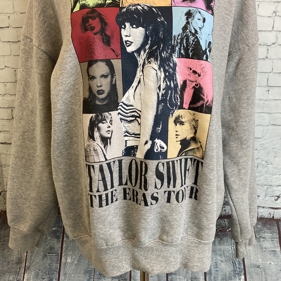 Taylor Swift Eras Tour Crew Neck Sweatshirt Gray L Official Merch Swiftie - Picture 8 of 16